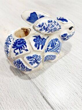 NANCY LOPEZ 1980 Blue & White Asian Pottery Mosaic Rabbit Bunny Candlestick